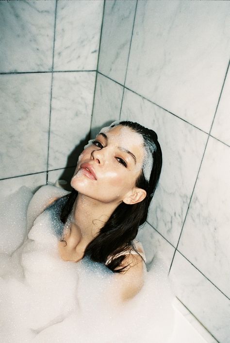 in rainbows Bubble Bath Photography, Kate Bogucharskaia, Bathtub Photography, Bath Pictures, Bath Photography, Shotting Photo, Bath Girls, Bubble Bath, Photography Inspo