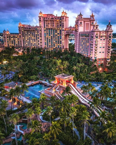 Atlantis Bahamas 🇧🇸 Trip To Bahamas, Atlantis Resort, Bahamas Trip, Atlantis Bahamas, Bahamas Travel, Nassau Bahamas, Gray Wedding, Village House Design, Village Houses