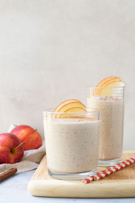 Cherry Vanilla Smoothie, Delicious Apple Recipes, Pumpkin Smoothie Recipe, Smoothie Without Banana, Watermelon Smoothie Recipes, Fall Smoothies, Peach Smoothie Recipes, Carrot Cake Smoothie, Apple Pie Smoothie