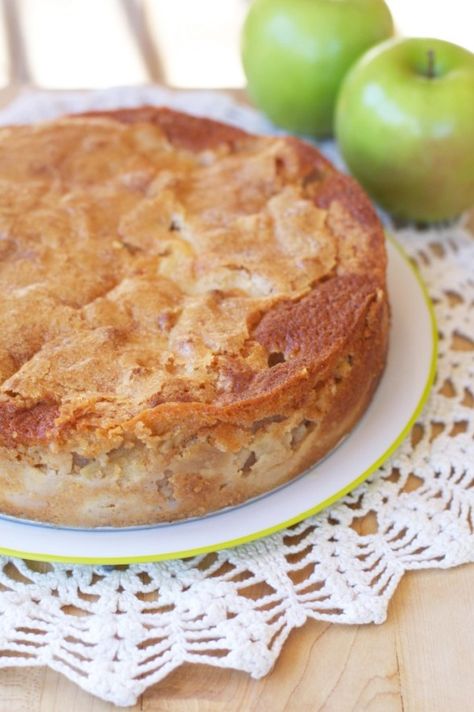 frenchapplecake2 Apple Custard Cake Recipe, Apple Custard Cake, Cake With Custard Filling, Cake With Custard, Custard Cake Recipes, Apple Custard, French Apple Cake, Custard Cake, Custard Filling