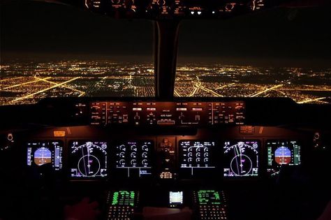 Photograph Night Approach Chicago O'Hare MD11 by Wilco 737 on 500px Pilots Quotes Aviation, Qantas A380, Airline Interiors, Airplane Drone, Chicago At Night, Airplane Wallpaper, Pilots Aviation, Airplane Photography, Aircraft Interiors