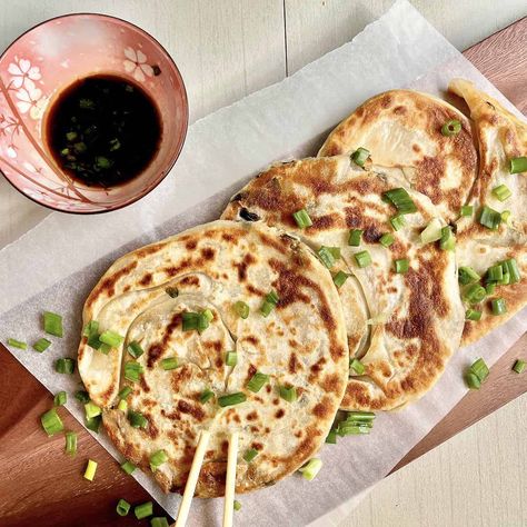 Sides For A Party, Asian Chicken Breast, Green Onion Pancake Recipe, Easy Authentic Chinese Recipes, Asian Chicken Breast Recipes, Chinese Food Buffet, Scallion Pancakes Chinese, Asian Recipes Authentic, Chicken Orange