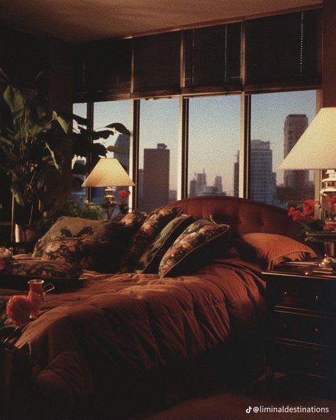 #80s #newyork #penthouse #black #interiordesign 80s Retro Interior, 80s Penthouse Aesthetic, 90s Penthouse, 70s Penthouse, 70s Houses, 80s Penthouse, 80s Apartment, Salt Burn, 1980s Interior Design