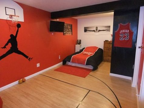 Basketball Themed Bedroom, Sports Themed Bedroom, Basketball Bedroom, Timeless Room, Basketball Room, Teenager Bedroom Boy, Teenage Boy Room, Sport Bedroom, Themed Kids Room