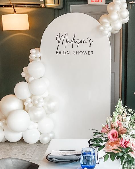 Finally got to work with @poppiesflowercart on this beautiful setup for todays Bridal Shower 🤍💍 Venue: @osteriacrescendo Bridal Shower Welcome Sign With Balloons, Easy Bridal Shower Backdrop Ideas, Bride To Be Balloon Arch, Bridal Shower Ideas Backdrop, Pearl Bridal Shower Theme, Bridal Shower Balloon Arch, Bridal Shower Black And White, Bridal Shower Venues, Pearl Bridal Shower