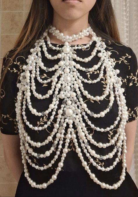 Pearl Harness, Harrowhark Nonagesimus, Unusual Clothes, Beach Jewelry Boho, Pearls Diy, Rave Outfits, Diy Costumes, Fun Fact, Diy Inspiration