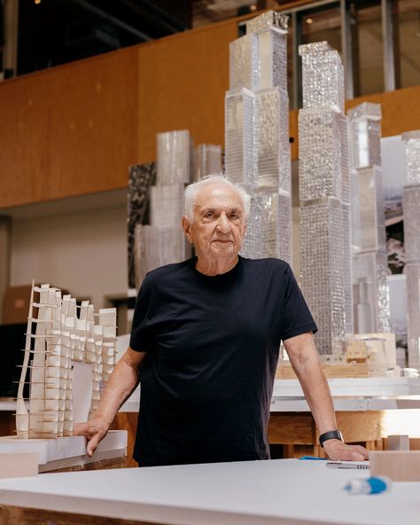 Frank Gehry Is Too Busy to Retire - The New York Times Frank O Gehry, Frank Gehry Architecture, Gehry Architecture, Human Memory, Walt Disney Concert Hall, Pritzker Prize, Frank Gehry, Taichung, Medical University