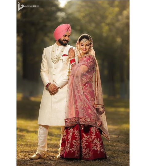 Best Cupple Photo, New Wedding Couple Poses Indian, Couple Pose Marriage, Cupule Wedding Pose, Rajputi Cupal Pose, Wedding Cupal Poses, Indian Wedding Couple Shoot, Indian Wedding Cupal Pose, Simple Couple Poses Indian Wedding