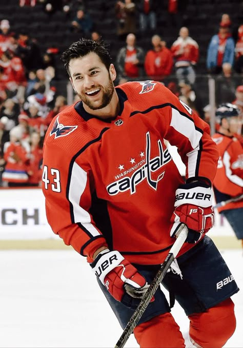 Tom Wilson Capitals, Tom Wilson Hockey, Hockey Game Outfit, Washington Capitals Hockey, Capitals Hockey, Tom Wilson, Hot Hockey Players, Stars Hockey, Hockey Baby