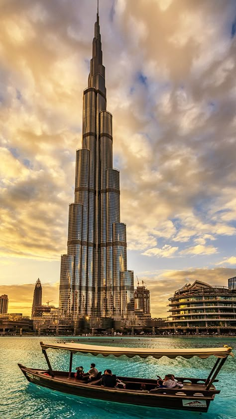 The Burj Khalifa Tower in Dubai is the tallest building in the world. Here's what you need to know about the tallest structure in the world Dubai Tallest Building, Dubai Khalifa Tower, Cool Architecture Buildings, Burj Khalifa Photography, Dubai Wallpaper, Dubai Pictures, Khalifa Tower, Dubai Tower, Dubai Buildings