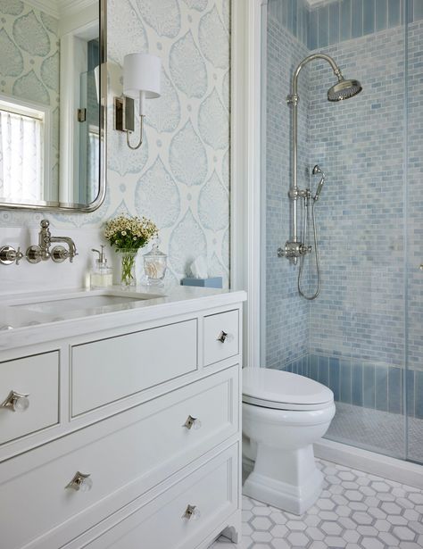 Pacific Heights II — Hilderbrand Interiors Classic Blue Bathroom, Mudroom Bathroom, Sophisticated Kids Bathroom, Coastal Bathroom, Coastal Bathroom Ideas, Preppy Bathroom, Beach Condo Remodel, Small Full Bathroom, Childrens Bathroom