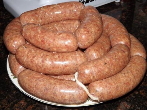 Homemade Bratwurst. Make 5lb at a fraction of the price of pre-made brats. Homemade Bratwurst Recipes, Homemade Bratwurst, Brats Recipes, Sausage Making Recipes, Home Made Sausage, Bratwurst Recipes, Homemade Sausage Recipes, Try Try, Homemade Sausage