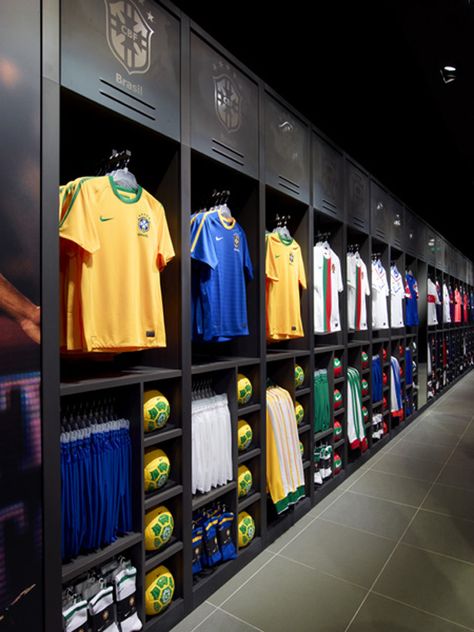 Nike Paris, Shoe Store Design, Clothing Store Displays, Soccer Store, Retail Store Interior Design, Clothing Store Interior, Football Shop, Clothing Store Design, Soccer Shop