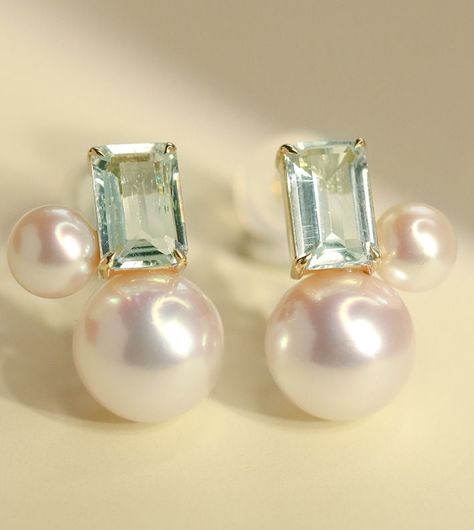 * Condition: Brand New * Center stone: Natural Aquamarine, 4*6mm * Side stones: 5A Akoya Pearl from Japan, 4.5*7.5mm * Pearl Shape Grade: Perfectly Round * Metal Purity: 18k Solid Yellow Gold(optional) * Free DHL Express Shipping. * Attached with Certificate. * Sell as pair  * Each piece is made-to-order with care and special attention to detail.  all items are made with conflict-free diamonds and gems. * Superior pearls standard - 99% of the pearl surface is clean. An extremely detailed and up- Akoya Pearl Earrings, Luxury Jewelry Box, Aquamarine Earrings, Aquamarine Jewelry, Jewelry Design Necklace, Akoya Pearls, The Pearl, Natural Aquamarine, Girly Jewelry