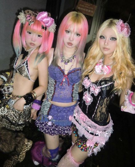 gyaru fashion jfashion gyaru outfit Cute Asian Outfits, Harajuku Outfit, Gyaru Outfit, Gyaru Makeup, Harajuku Girls, Gyaru Fashion, Fashion Organization, Dope Fashion, Asian Outfits