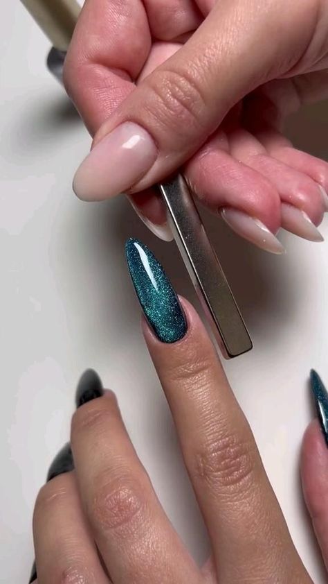 Cat Eye Gel Magnetic Nails Tutorial 💎💎💎 -  #Cat #Eye #Gel #Magnetic #Nails #Tutorial Diy Nails Tutorial, Nails Cat Eye, Cat Eye Nail, Cat Eye Nails Polish, Nail Tutorial Videos, Eye Nail Art, Nails Tutorial, Cat Eye Gel Polish, Eye Nails