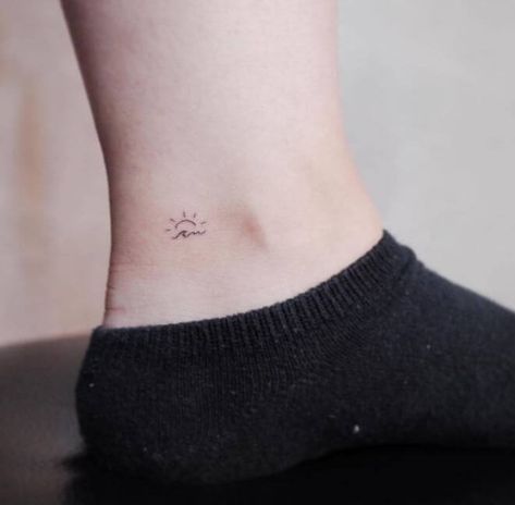 Cool Minimal Tattoo, Tattoo Wave, Harry Potter Fanları, Minimal Tattoo Designs, Minimalist Tattoo Meaning, Paris Tattoo, Typography Tattoo, Hamsa Tattoo, Minimal Tattoo Design