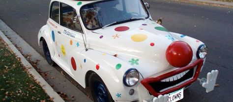 Some clowns in Nevada are looking for a new home for their custom-decorated 1957 Morris Minor named Clarabelle!! For just $7K, Clarabelle could be yours! Yes, YOU could be parading around town in a real CLOWN CAR! She’s got a … White Twitter Header, Golf Cart Decorations, Parade Float Decorations, Clown Car, Floating Decorations, Halloween Outside, Tiny Cars, Farmhouse Halloween, Halloween Clown