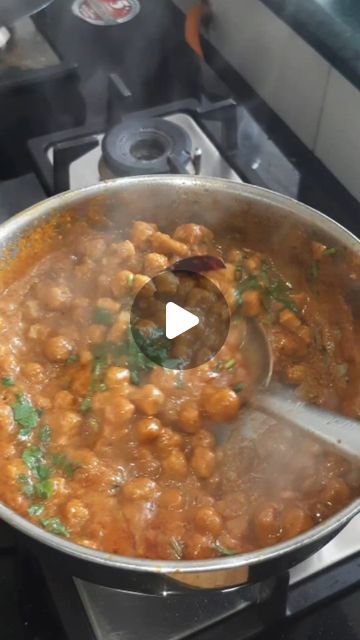 Soya Chunks Curry Recipe, Soyabean Chunks Recipe, Soya Bean Recipes, Soya Chunks Recipe, Soya Chunks, Soya Bean, Halal Recipes, Gravy Recipes, Curries