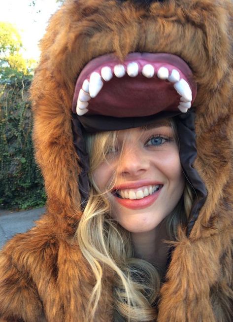 Samara Weaving, The Babysitter, The Perfect Girl, Popular People, Samara, I Love Girls, Movie Characters, Mtv, Celebrities Female