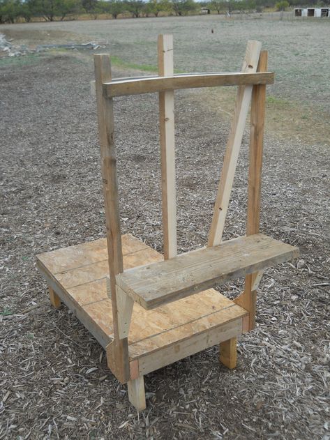 Goat Milking Parlor Diy, Diy Goat Milking Stand, Goat Milking Station, Goat Milking Parlor, Goat Projects, Goat Milking Stand, Kiko Goats, Goat Pen, Goat Milking