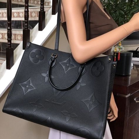 Louis Vuitton Onthego MM Tote Bag M45595 Monogram Black Shoulder Lv Onthego, Black Shoulder Purse, Louis Vuitton Onthego, Nice Gifts, Black Look, Monogram Tote Bags, Monogram Tote, Monogram Pattern, Timeless Accessories