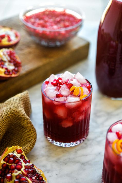 Pomegranate Margarita Recipe, Pomegranate Margaritas, Gluten Free Desserts Thanksgiving, Pomegranate Margarita, Gluten Free Thanksgiving Recipes, Fed And Fit, Traditional Margarita, Margarita Ingredients, Pomegranate Recipes