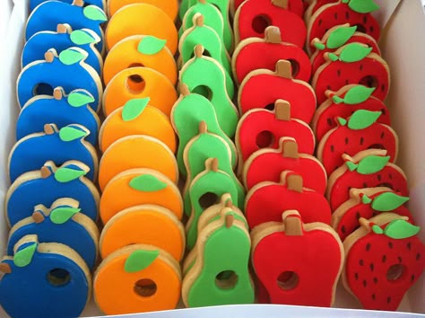 Hungry Caterpillar Cookies, Caterpillar Cookies, Colorful Cookies, Hungry Caterpillar Cake, Caterpillar Cake, Hungry Caterpillar Party, Hungry Caterpillar Birthday, The Very Hungry Caterpillar, Very Hungry Caterpillar