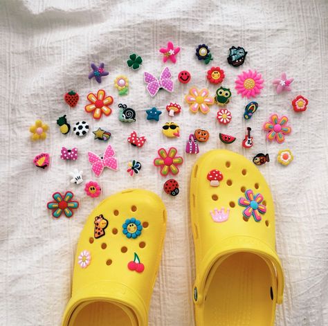 HOW TO BE A VSCO GIRL - ☆ SHOES ☆ - Wattpad Jibbitz Ideas, Orange Crocs, Yellow Crocs, Crocs Fashion, Crocs Jibbitz, Crocs Sandals, Cartoon Shoes, Yellow Shoes, Aesthetic Shoes