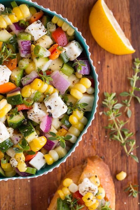 Veggie Bruschetta, Feta Bruschetta, Bruschetta Appetizer, Fresh Appetizers, Iifym Recipes, Farmers Market Recipes, Nice Dinner, Summer Corn Salad, Easy Party Food