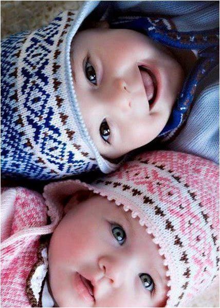 Twin Baby Photos, Muslim Boy, Twin Photography, Twin Baby Boys, Baby Kostüm, Boy Girl Twins, Cute Twins, Foto Baby