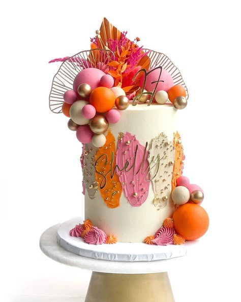 📸 katiehbakes_ [IG] 27 Th Birthday Cake, Orange Cakes Birthday, Sunset Cake Ideas Birthday, Pink And Orange Birthday Cake, Pink And Orange Cake, Orange Dried Flowers, 30th Birthday Cake For Women, Orange Birthday Cake, Bolo Sonic