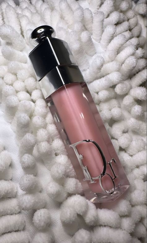 Dior Gloss, Dior Addict Lip Maximizer, Dior Lipgloss, Lipgloss Lips, Dior Addict Lip, Psychology Student, Lip Gloss Collection, Lip Cosmetics, Fancy Makeup