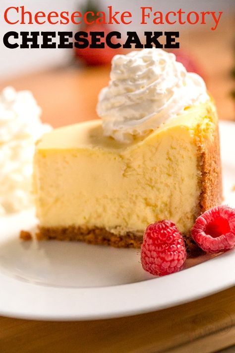 Cheesecake Factory Cheesecake, Original Cheesecake Recipe, Cheesecake Recipes Easy Homemade, Easy Cheesecake Recipe, Cheesecake Factory Copycat, Recipe Cheesecake, Cheesecake Factory Recipes, The Cheesecake Factory, Cheesecake Dessert