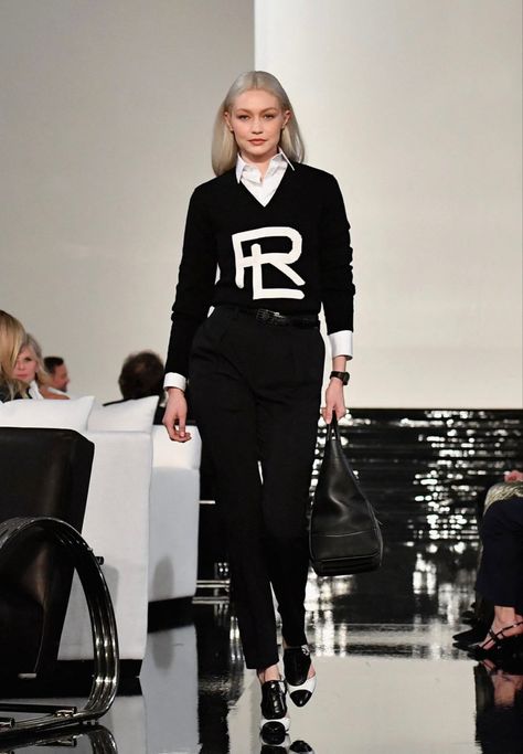 Gigi Hadid Runway Outfits, Ralph Lauren Women Suit, Ralph Lauren Suit Women, Gigi Hadid Ralph Lauren, Gigi Hadid Suit, Ralf Lauren Women, Gigi Hadid 2022, Gigi Hadid Casual, Bossy Outfit