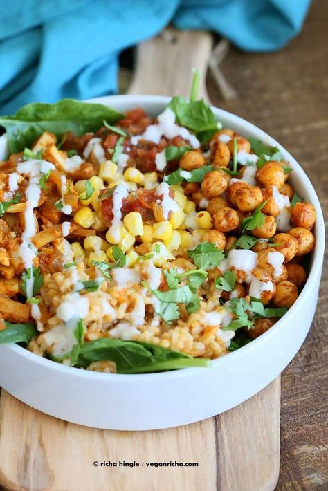 Vegan Tinga bowl with Hearts of Palm, Chickpeas, Spanish Rice - Vegan Richa Vegan Tinga, Spanish Brown Rice, Buda Bowl, Tinga Recipe, Bliss Bowls, Hearts Of Palm Salad, Veg Salad, Veggie Bowls, Vegan Crab