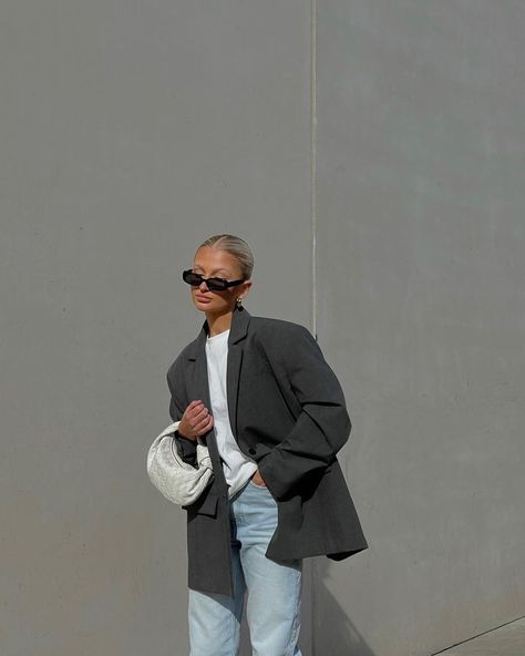 Oversized Blazer Outfit Street Style, Blazer Outfits Street Style, Oversized Blazer Outfit, Outfits Con Jeans, Look Jean, Office Casual Outfit, Europe Fashion, Fashion Victim, Blazer Outfits