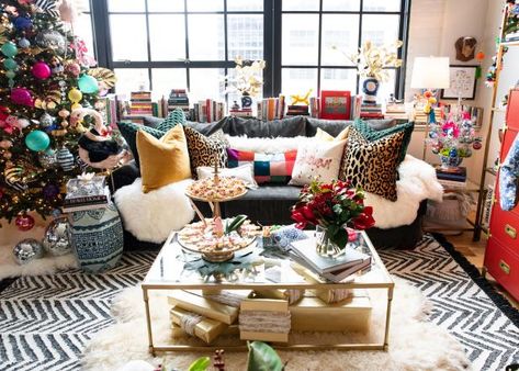 Maximalist Christmas Tablescape, Maxamilist Christmas, Eclectic Christmas Decorations, Maximalist Christmas Decor, Christmas Maximalist, Funky Christmas Decor, Bohemian Christmas Decor, Eclectic Christmas Decor, Christmas Decir