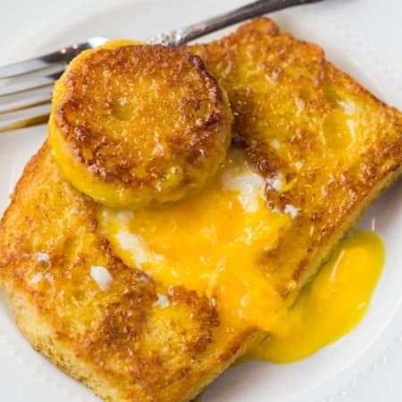 French Toast Eggs in a Hole - The Cozy Cook Eggs In A Hole, French Toast Without Eggs, Toast With Egg, Toast Eggs, Savoury French Toast, Egg In A Hole, Boil Eggs, Breakfast Meals, Egg Toast