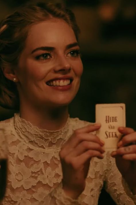 Grace Ready Or Not, Samara Weaving Ready Or Not, Ready Or Not Movie Aesthetic, Ready Or Not Aesthetic, Ready Or Not Costume, Ready Or Not, Ready Or Not Movie, Movie Pfp, Samara Weaving