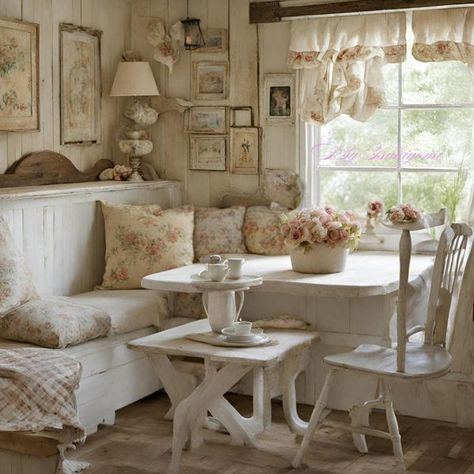 Shabby Chic Slipcovers Official Shabby Chic, Chic Breakfast Nook, 2000s Shabby Chic, Shabby Chic Graphic Design, Chic Breakfast, Small Country Cottage, Shappy Chic, Cape Cod Beach House, Shabby Chic Candle