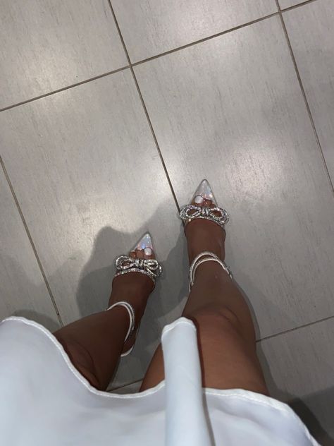 Rhinestone Bow Heels, Heels Luxury, Tie Heels, Heels Aesthetic, Crystal Heels, Diamond Bows, Cute Heels, Bow Heels, Rhinestone Bow