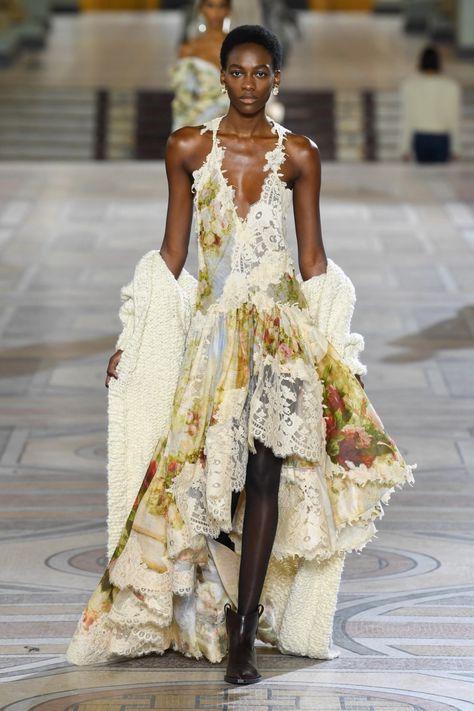 Zimmermann RTW Fall 2023 [PHOTOS] – WWD Rtw 2023, Runway 2023, Paris Fashion Week Runway, Model Outfits, Grad Dresses, Couture Gowns, Fall 2023, Australian Fashion, Spring Dresses