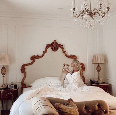 French Hotel Bedroom, The Plaza Hotel Nyc Room, Plaza Hotel Aesthetic, Boutique Hotel Decor, Luxury Hotel Aesthetic, The Plaza Nyc, Hotel Room Aesthetic, The Plaza Hotel Nyc, Famous Weddings