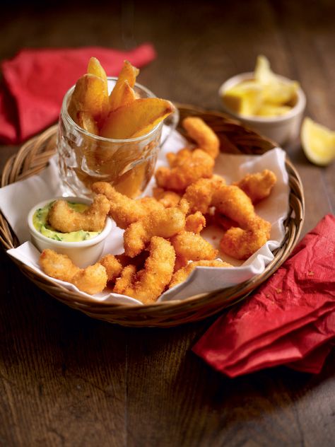 This recipe for scampi with tartare sauce is delicious, pair it with our par-boiled oven baked chips for the ultimate bar food experience. Thaw Frozen Shrimp, Shrimp Dips, Pub Meals, Scampi And Chips, Recipe For Tartar Sauce, Oven Baked Chips, Tartare Sauce, Chunky Chips, Pub Grub