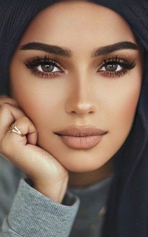 Hijab Photography, Brunette Makeup, Chique Outfits, Makijaż Smokey Eye, Hollywood Actors, Gorgeous Eyes, Everyday Makeup, Pretty Makeup, Beautiful Makeup