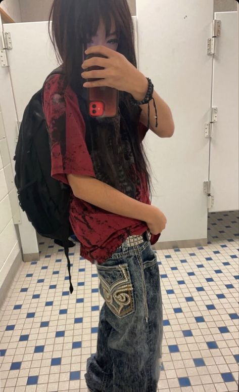 Grunge Long Sleeve Outfit, Y2k Fashion Staples, Basic Outfits Baggy, Black Proclub Sweats Outfit, Female Edgar Outfits, 2000s Numetal Fashion, Grunge Outfit Inspo Edgy, Sigilkore Tattoos, Male Manipulator Outfits Women