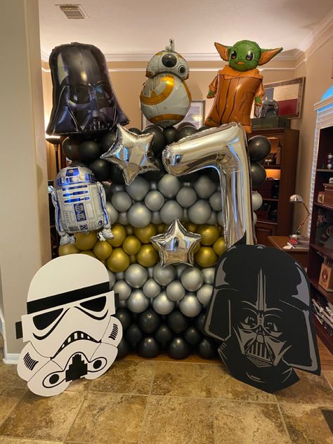 Star Wars Balloons, Star Wars Wall, Stars Wars, Balloon Backdrop, Bday Party, Balloon Decorations, Party Ideas, Balloons, Star Wars