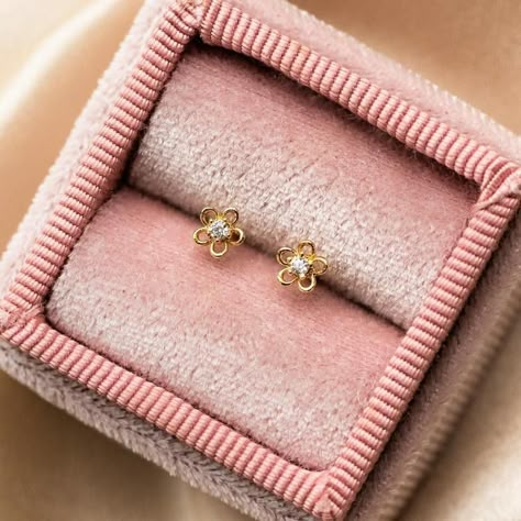 Gold Earrings Studs Simple, Gold Earrings For Kids, Small Earrings Gold, Baby Jewellery, Earrings For Kids, Mother's Day Jewelry, Gold Earrings Models, Gold Jewelry Simple Necklace, Baby Earrings