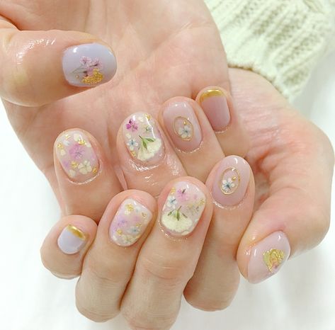 Asian Nails, Korean Nails, Flower Shorts, Really Cute Nails, Pastel Nails, Pastel Flowers, Garden Theme, Funky Nails, Flower Nails